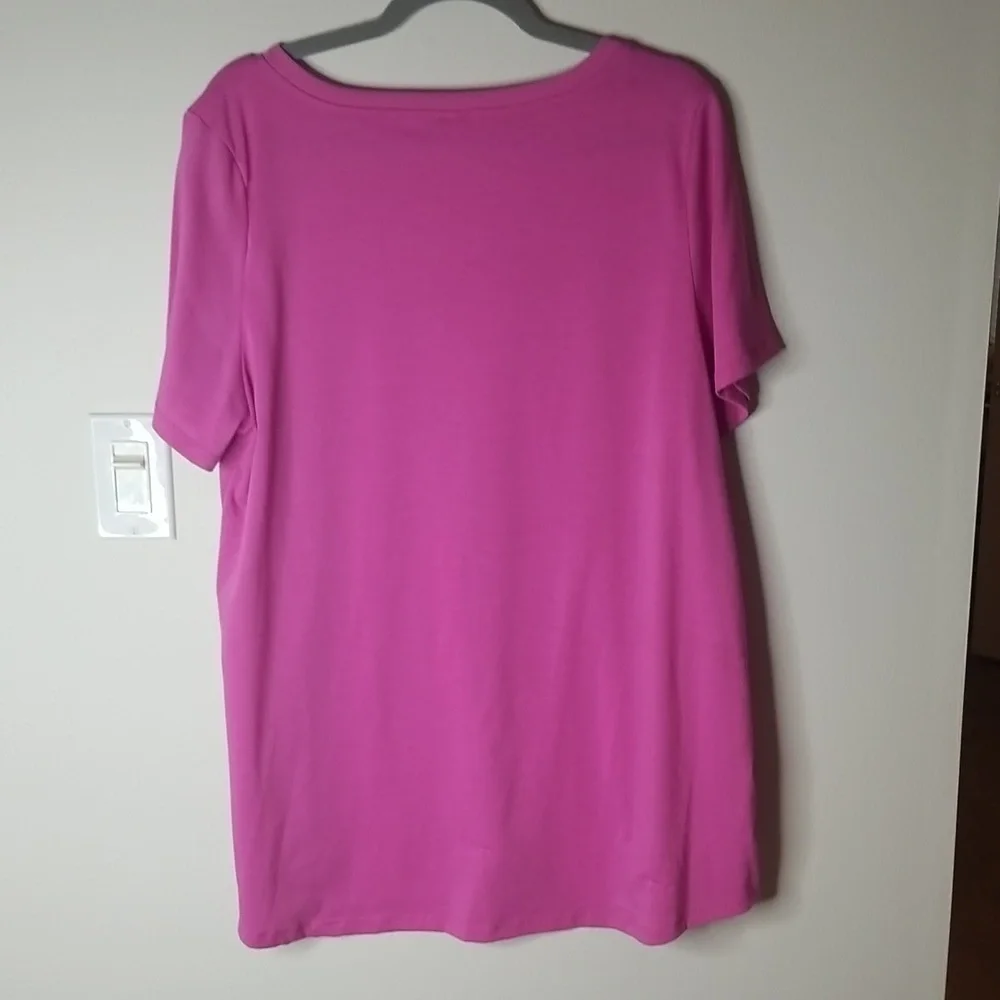 Lularoe Women's v neck shortsleeve oversized t shirt - Picture 4 of 4